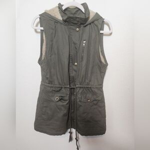 C’esttoi Army Green Faux Fur Lined Full Zip Draw String Cargo Utility Vest Small